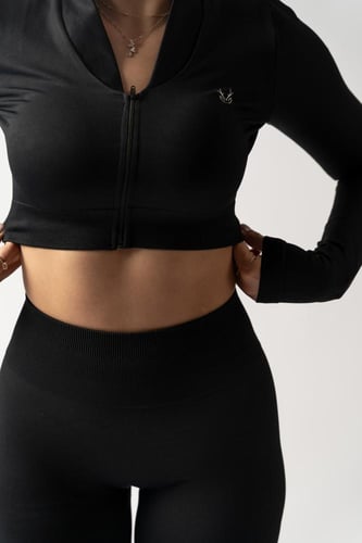 طقم رياضي بأكمام طويله وتصميم أنيق (أسود)