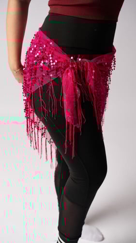 حزام شيفون طويل شفاف مع زخارف لامعة (فوشي)