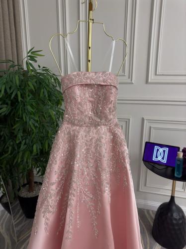 فستان سهرة مُلفت