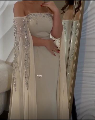 فيتان بيج بتطريز على اكمام الشيفون المتدليه