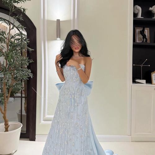 فستان ميكادو طويل بذيل