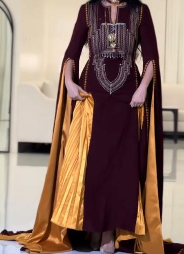 جلابية أنيقة ومطرزة