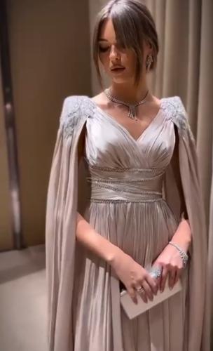 فستان سهرة مُلفت