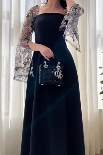 فستان اسود ناعم