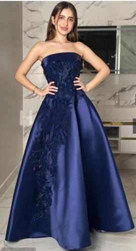 فستان مورد باللون الكحلي