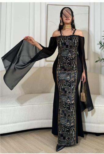 جلابية أنيقة ومطرزة