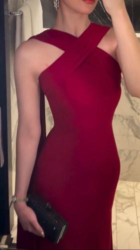 فستان طويل احمر