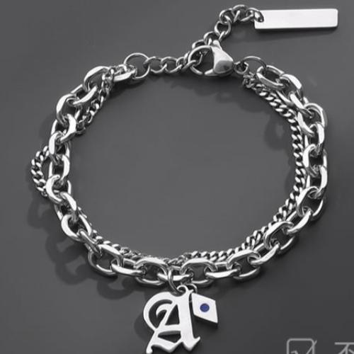 أسواره بأحرف