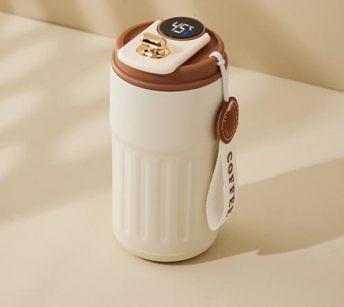 كوب حافظ للحرارة بمقياس الكتروني