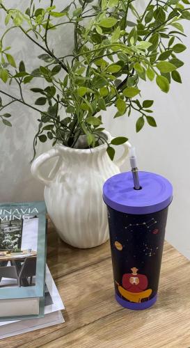 مق بارنز الفضاء