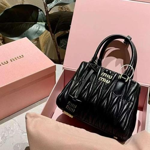 شنطه ميو ميو