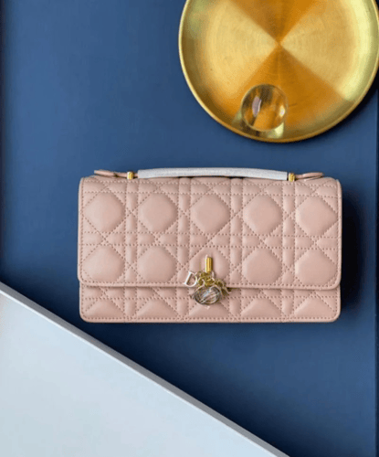 شنطه ديور ماستر كولتي مع البوكس