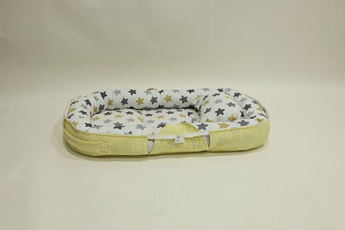 شنطة مواليد تتحول الي مفرشم معا ناموسية