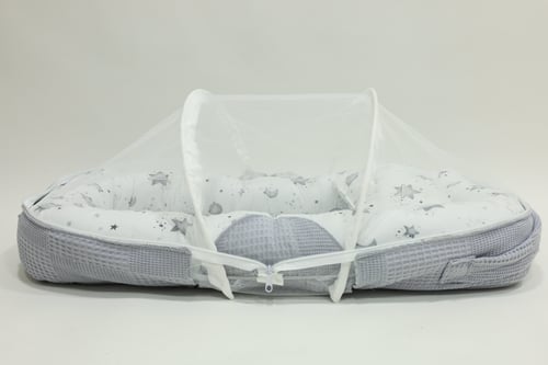 شنطة مواليد تتحول الي مفرشم معا ناموسية