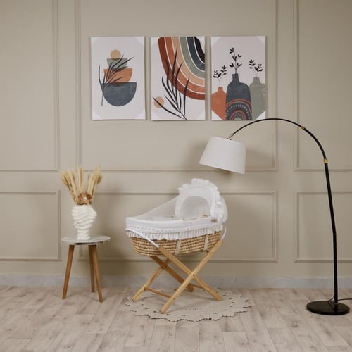 سلة موسى قش اوف وايت مزينة بكلفة مطرزة