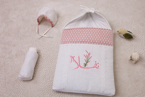 مدس استقبال معا تطريز الاسم (الالوان والشكل حسب ال...