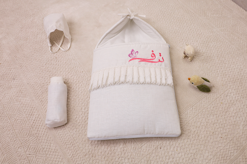 مدس استقبال معا تطريز الاسم (الالوان والشكل حسب ال...