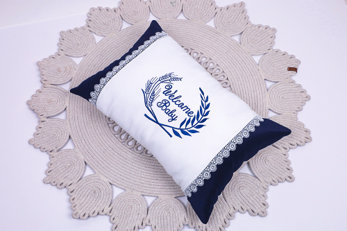 مخدة معا التطريز ( الشكل والوان والتطريز حسب الإخت...