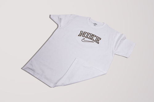 تيشرت نايكي تطريز ( متوفر الوان ومقاسات )