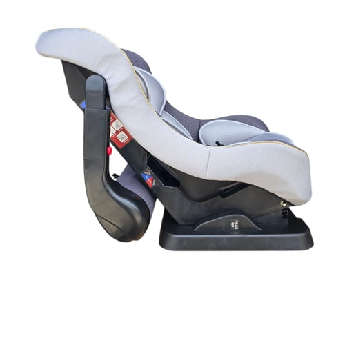 كرسي سيارة متعدد الوضعيات