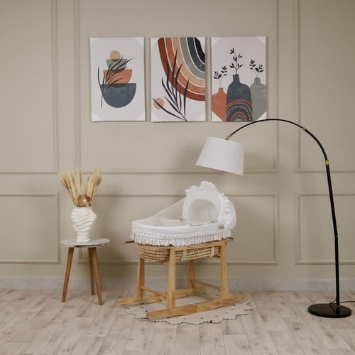 سلة موسى قش اوف وايت مزينة بكلفة مطرزة