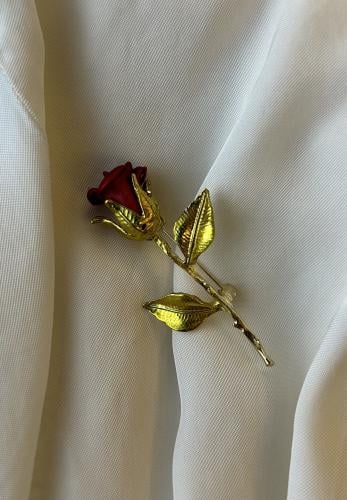 بروش زهور -لون أحمر