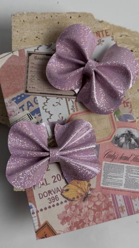 توكات وردي لامع مزين بنقط فضية