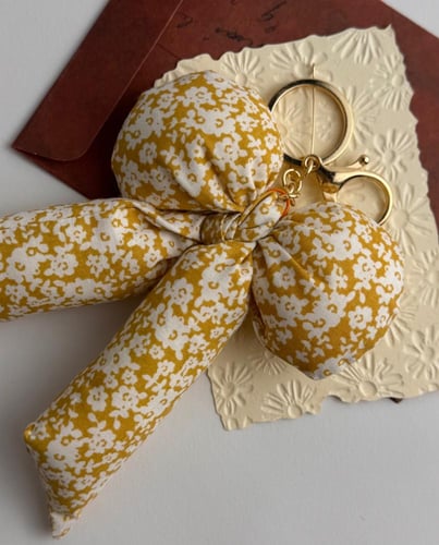 تعليقة شنطة قماش بألوان مختلفة