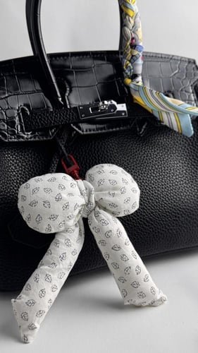 تعليقة شنطة قماش بألوان مختلفة