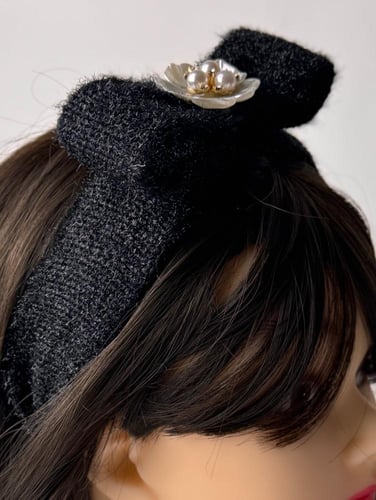 أطواق شعر صوف مزينة بأكريلك وردة ولولو