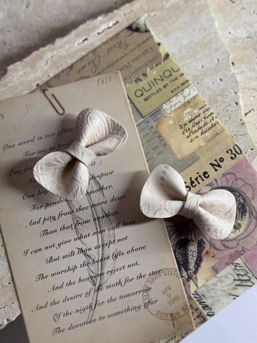 توكات جلد بيج مزخرف