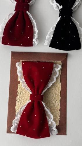 توكة مخمل و دانتيل أبيض