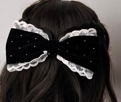 توكة مخمل و دانتيل أبيض