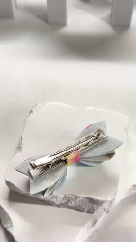 توكة جلد سماوي وملون بألوان الطيف