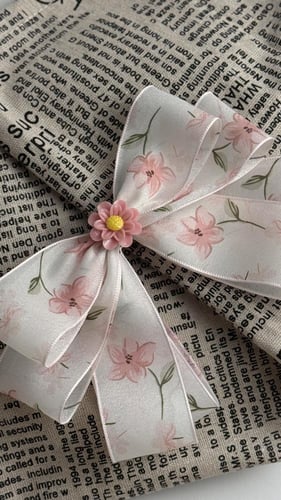 توكات شيفون بالوان مشرقة مزينة بإكسسوار وردة أكرلك