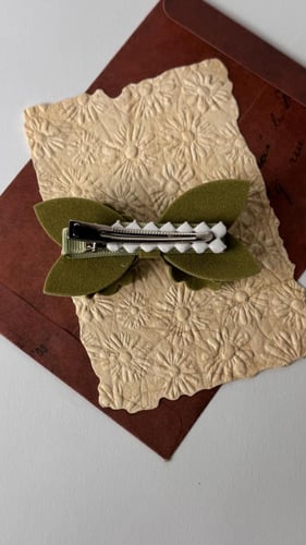 توكة مخمل لون أخضر عشبي