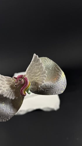 توكة جلد أبيض مع يونيكورن