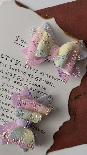 توكات مخمل مزين بخيوط لامعه والوان الطيف