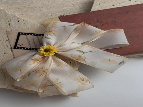 توكات شيفون بالوان مشرقة مزينة بإكسسوار وردة أكرلك