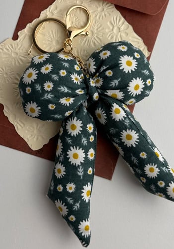 تعليقة شنطة قماش بألوان مختلفة