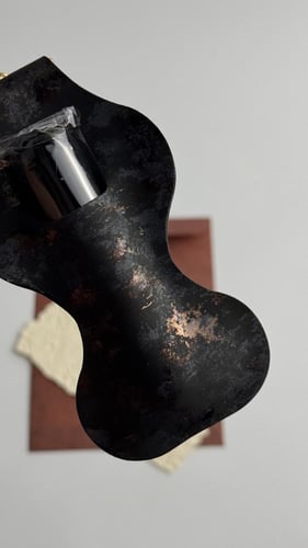 تعليقة شنطة حامل للعطر جلد