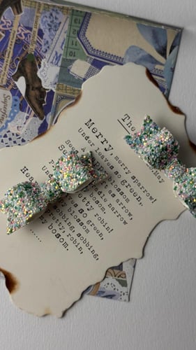 توكات جلد بجليتر ملون أبيض وأخضر