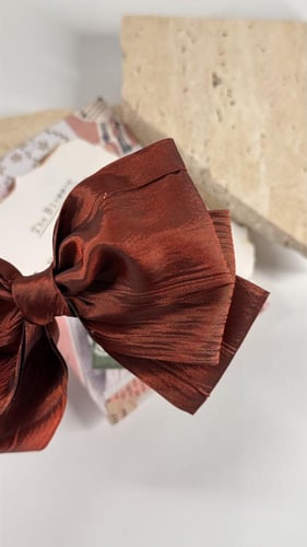 توكة قماش احمر عودي جميلة وناعمة