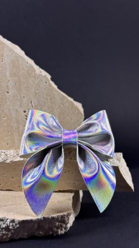 فيونكة جلد فضي