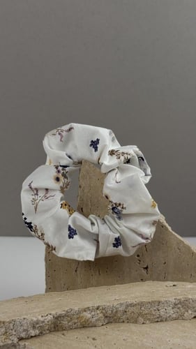 ربطة شعر قطن تركي أبيض مشجر