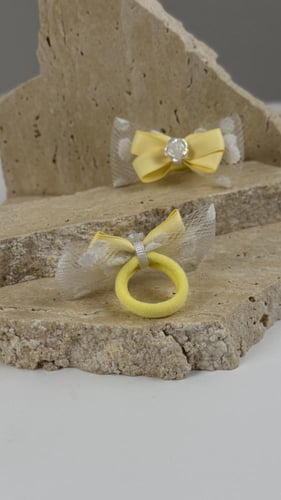 بكلات تول أبيض مع شرايط صفراء