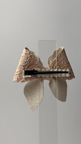 توكة جلد مزخرف زخارف محفورة لون بيج