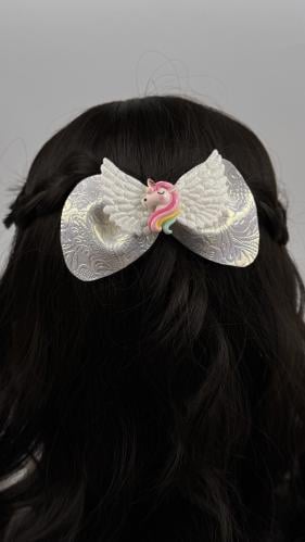 توكة جلد أبيض مع يونيكورن