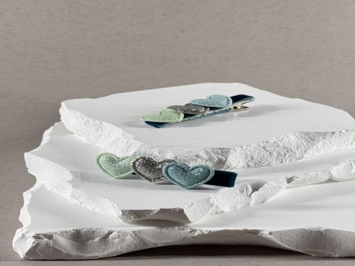 توكة مخمل تركواز مع قلوب