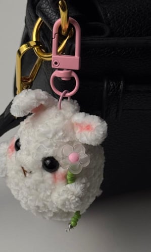 ميدالية أرنوب أبيض